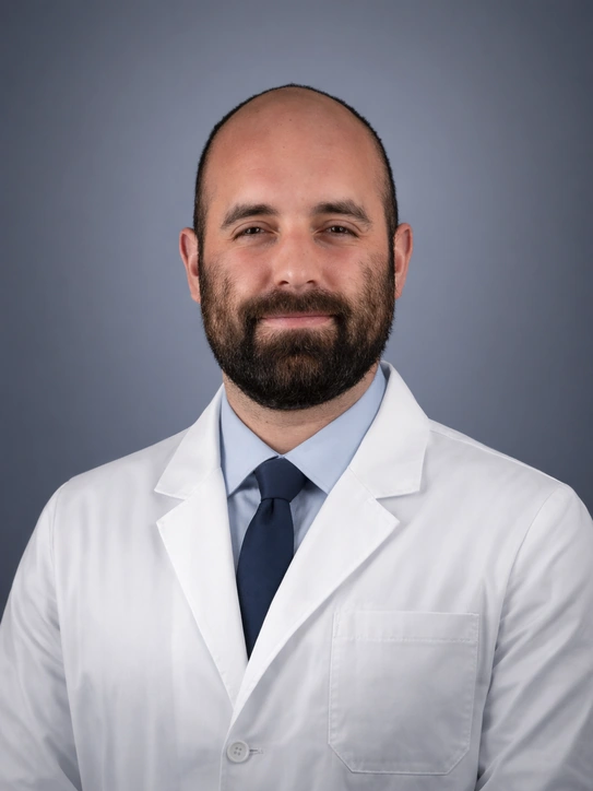 Dr. Gastón Salas